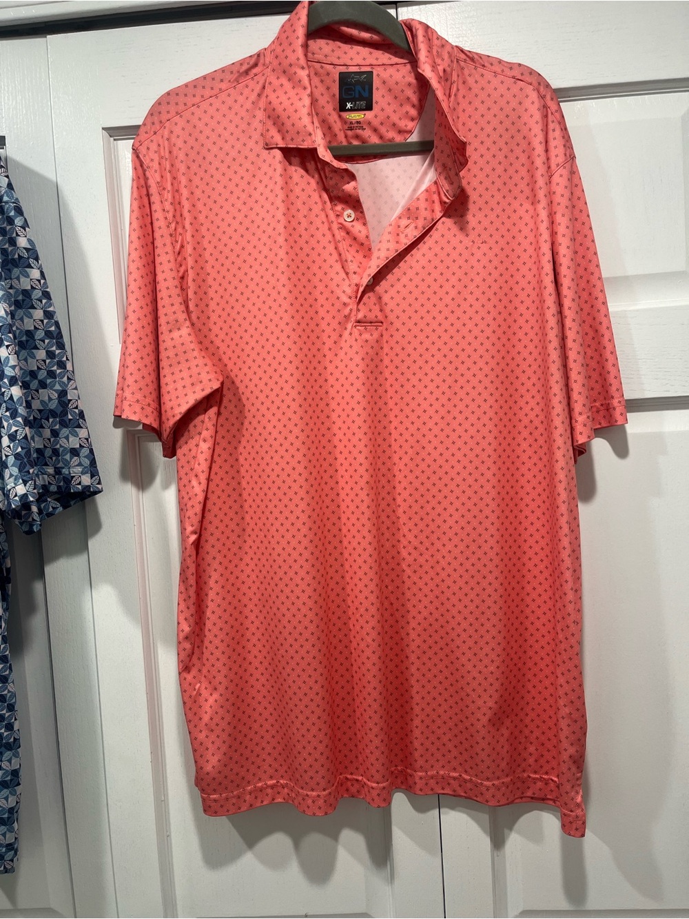 Men’s golf shirt